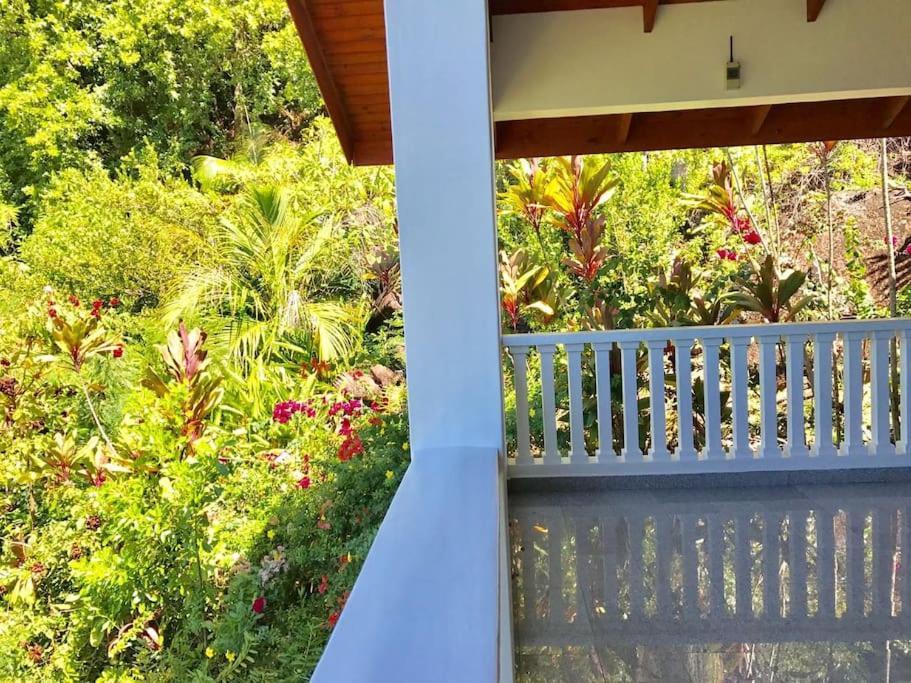 Hilltop South - Villa Bougainville Takamaka Exterior photo